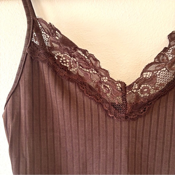brown ribbed lace-trimmed cami - Picture 2 of 3